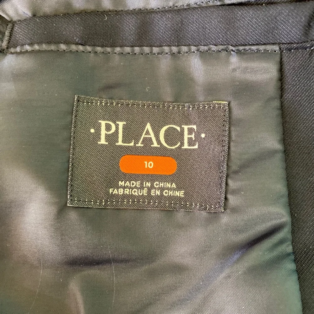 Boy’s size 10 Children’s Place navy blue blazer in good condition